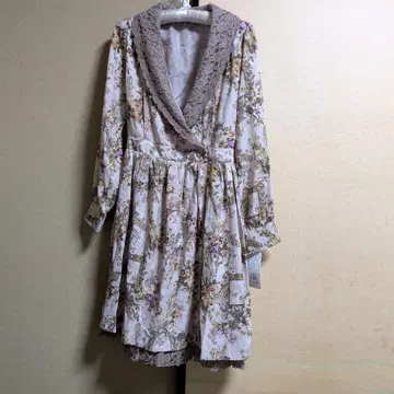 새상품 엑시즈팜 꽃 보태니컬 무늬 레이스 옷깃 긴팔 카슈쿨 원피스