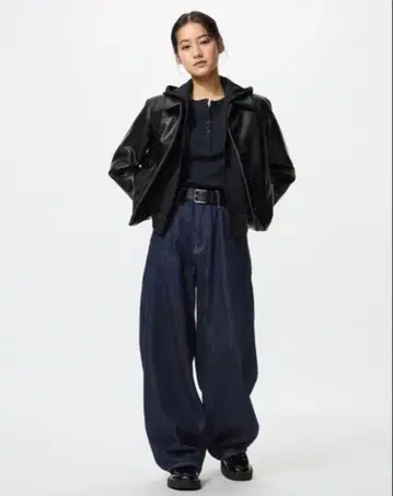 [ 새상품 ] 유니클로 배기 커브 진 기장 짧음 26