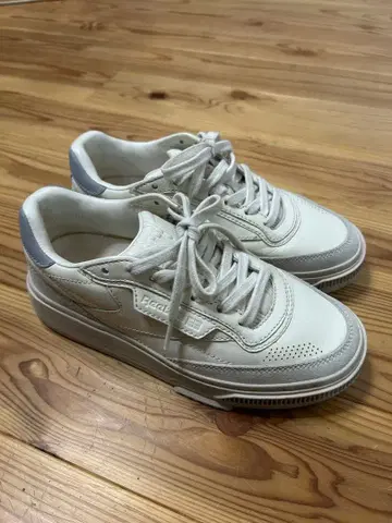 리복 화이트 스니커즈 통굽