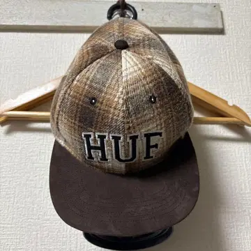 HUF 브라운 체크 캡