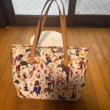 다채로운 프린트 숄더백