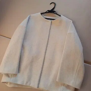 비어즐리 컨디션 최상 뒤 볼륨 울 숏코트 라이트 그레이