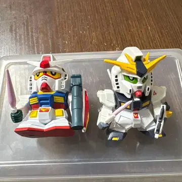건담 피규어 2체 세트