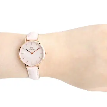 핑크 가죽 손목시계