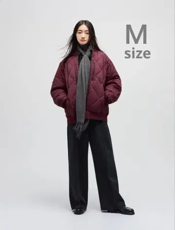 유니클로 화이트 마운티니어링 리사이클 하이브리드 다운 자켓