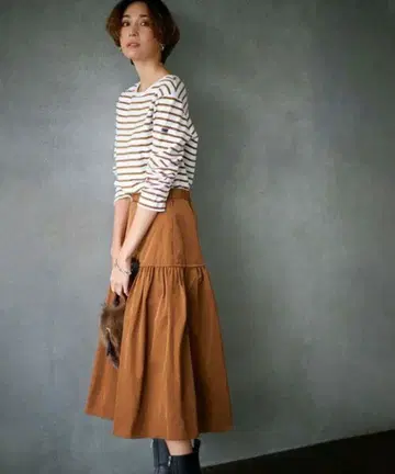 [세탁 가능] 메모리 타프타 티어드 스커트