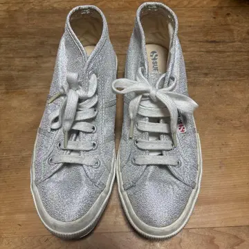 SUPERGA 실버 라메 미들컷 스니커즈
