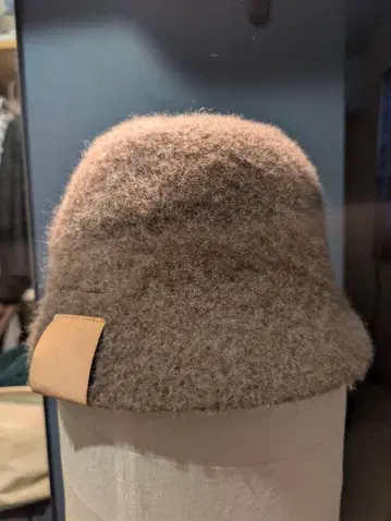 mature ha. bell hat - black merino