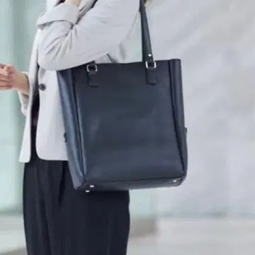 [ Reflect ] 토트백 블랙 컬러 세로형 데일리백