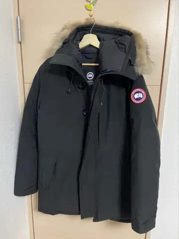 CANADA GOOSE 블랙 다운 파카