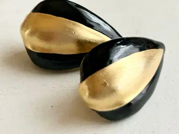 골동품 블랙 x 매트 골드 레트로 모던 vintage 귀찌