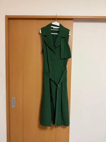 UNIQLO JW Anderson 벨티드 라펠 원피스 (슬리브리스)