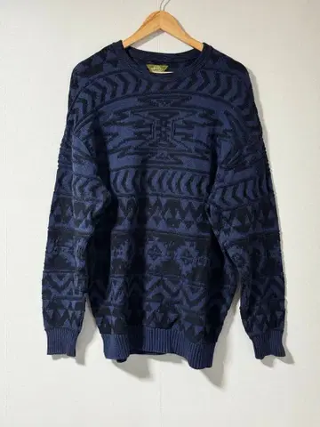 UNSTUDIED 네이비 기하학 패턴 니트 스웨터