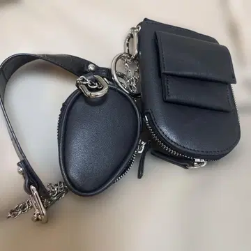 블랙 합성 피혁 숄더백 지나시스