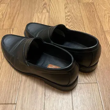 LASSU&FRISS 블랙 가죽 로퍼