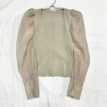 [ 프레이 아이디 ] 니트 블라우스 퍼프 슬리브 시스루 스퀘어넥 0