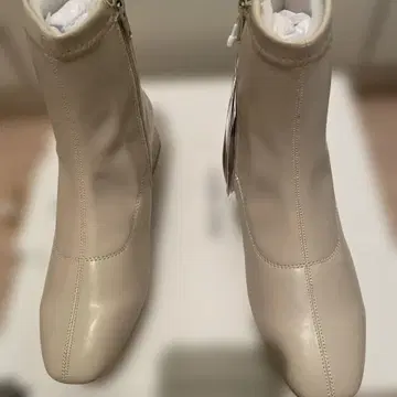 새상품 글로벌 워크 베이지 숏부츠 S 사이즈