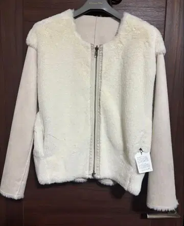 [ QTUME ] 택 포함 미사용 리버서블 퍼 자켓 화이트