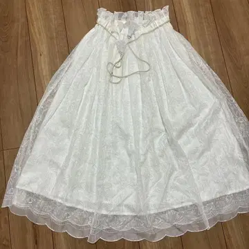 CHONO 화이트 플레어 스커트 꽃무늬 자수