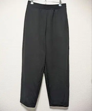 유니클로 드라이 맨투맨 커브 팬츠 블랙