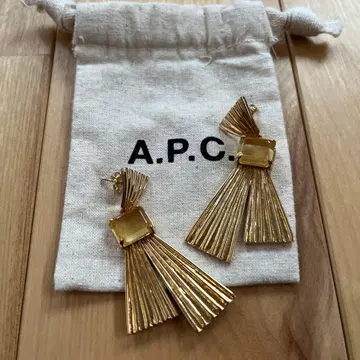 A.P.C. 귀걸이