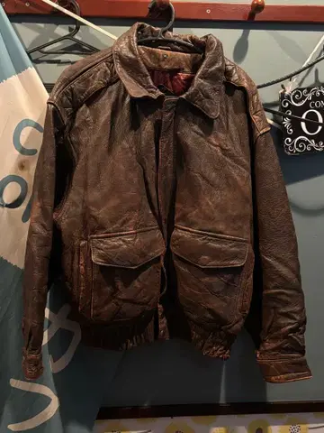 다크 브라운 가죽 아우터