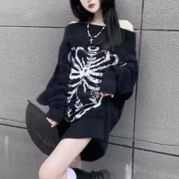 뼈 니트 블랙 오프숄더