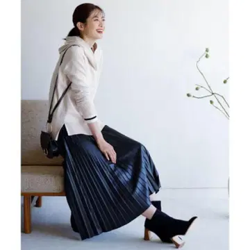 [ 나카무라 안 착용 ] 새틴 플리츠 가죽 라이크 스커트 36