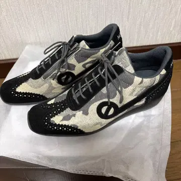 카모플라쥬 레이스업 스니커즈