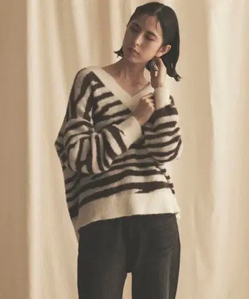[ 새상품 ] 립스타 제브라 패턴 V넥 니트 풀오버