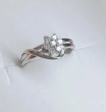 플라티나 다이아몬드 플라워 모티브 반지