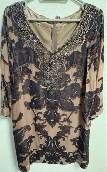 새상품급 DiagramGRACECONTINENTAL 블라우스 36 사이즈