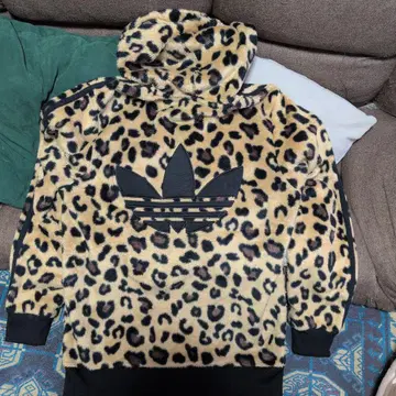 adidas 레오파드 무늬 플리스 후드티 새상품급, 사쿠라이 쇼 모델