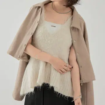 mystic 미스틱 샤기 니트 페플럼 베스트 아이보리