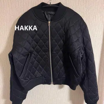 HAKKA 블랙 퀼팅 봄버 자켓