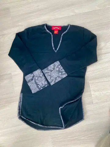 블랙 긴팔 상의 M 사이즈