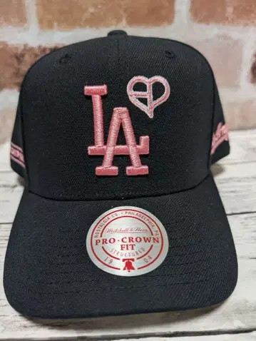 BLACKPINK LA 로고 캡