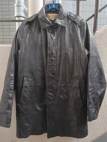 초레어! AVIREX 가죽 코트