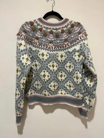 니트 스웨터 입체 꽃