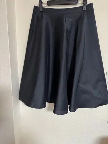 폭시 플레어 실크 스커트 블랙 42