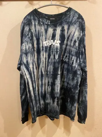 TRAVS 타이다이 패턴 긴팔 티셔츠