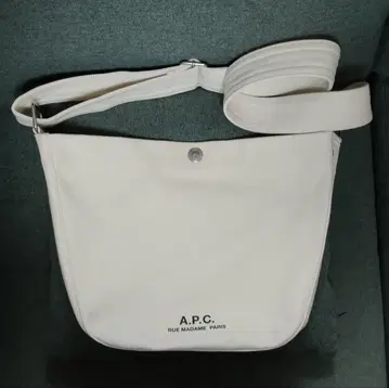 A.P.C. BESACE JOURNAL SMALL