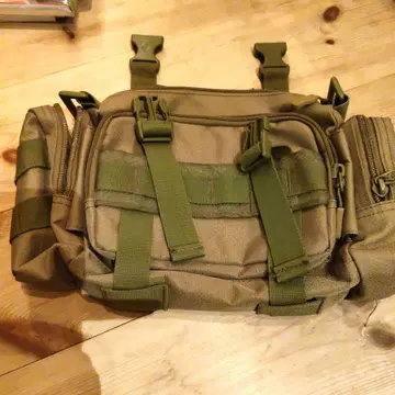 카키 나일론 바디백 중형