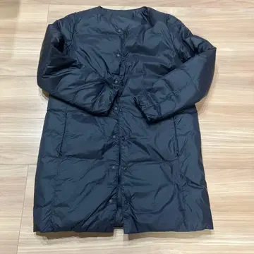 무인양품 네이비 다운 자켓 앞 포켓 부착
