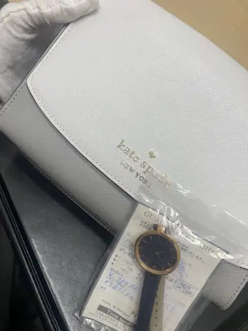 케이트 스페이드 화이트 숄더백 시계 포함
