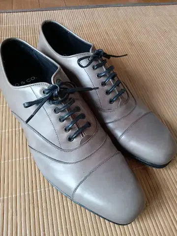 새상품 TO &CO 그레이 가죽 캡토 드레스 슈즈