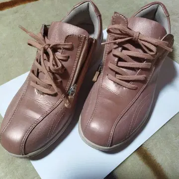 지퍼 달린 요넥스 핑크 가죽 스니커즈