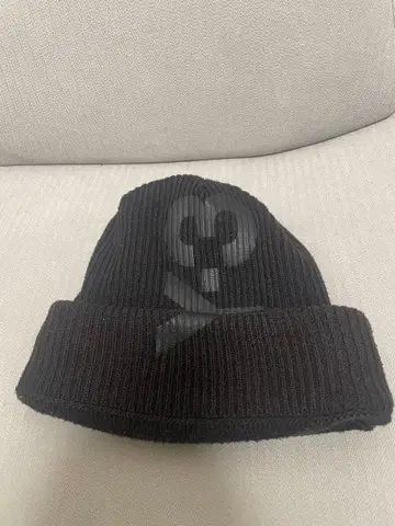 Y-3 블랙 니트 모자