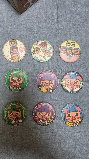 로코마코아코 캔 배지