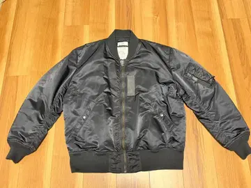 새상품급 HYKE 하이크 봄버 자켓 MA-1 사이즈 4 충전솜